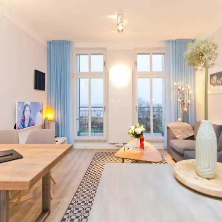 Anna, App 12 هيرينجسدورف